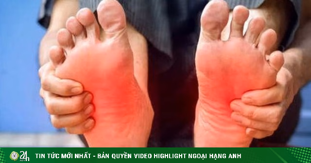 Sưng Phù Chân Cảnh Báo Bệnh Tim, Gan & Cục Máu Đông: Bạn Cần Biết!