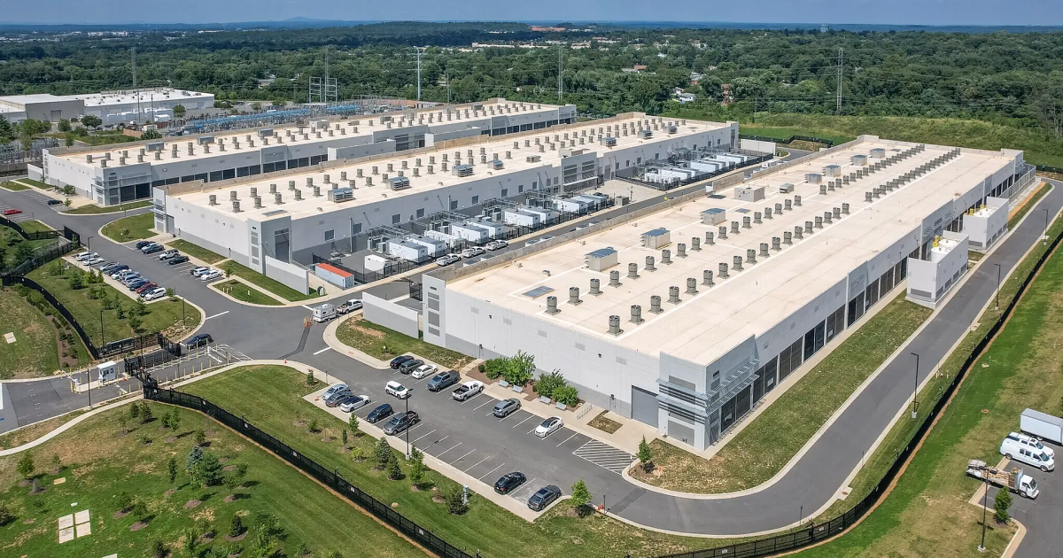 Trung Tâm Dữ Liệu Ngoài Không Gian: Cuộc Chạy Đua Tỷ Đô của Google, Elon Musk và Amazon