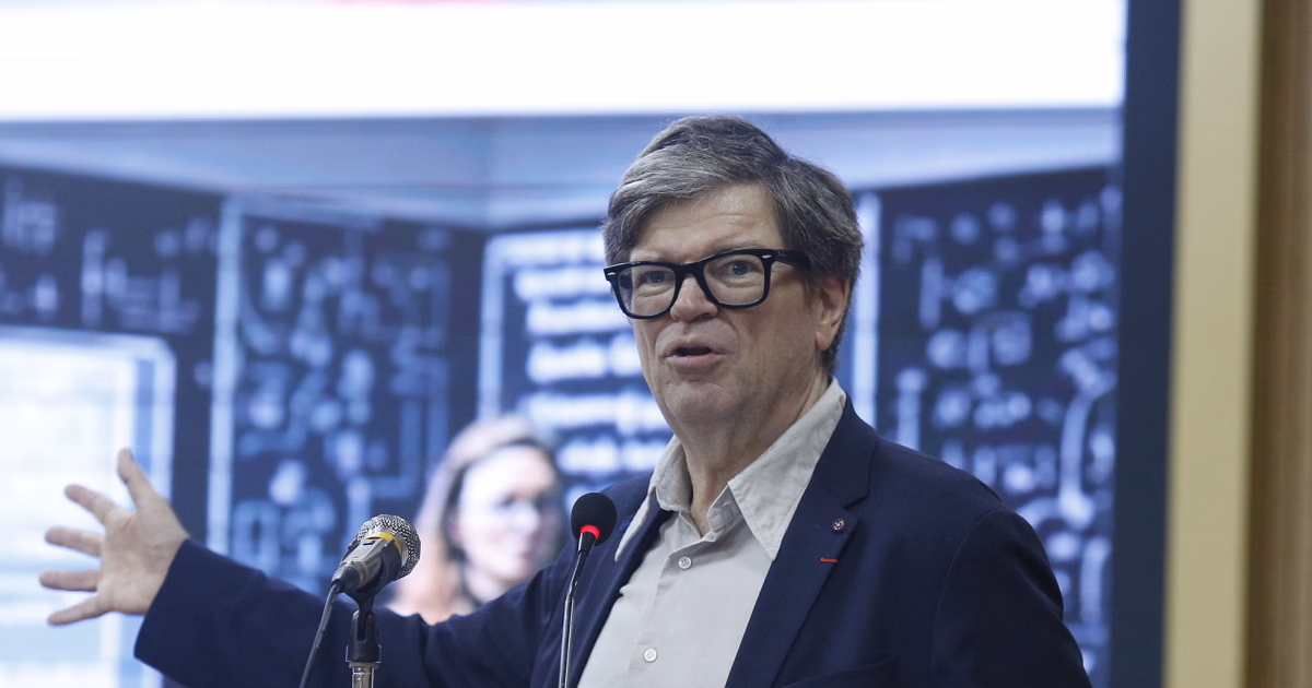 Yann LeCun Rời Meta: AI Hiện Tại 'Ngu Ngốc Hơn Mèo'?